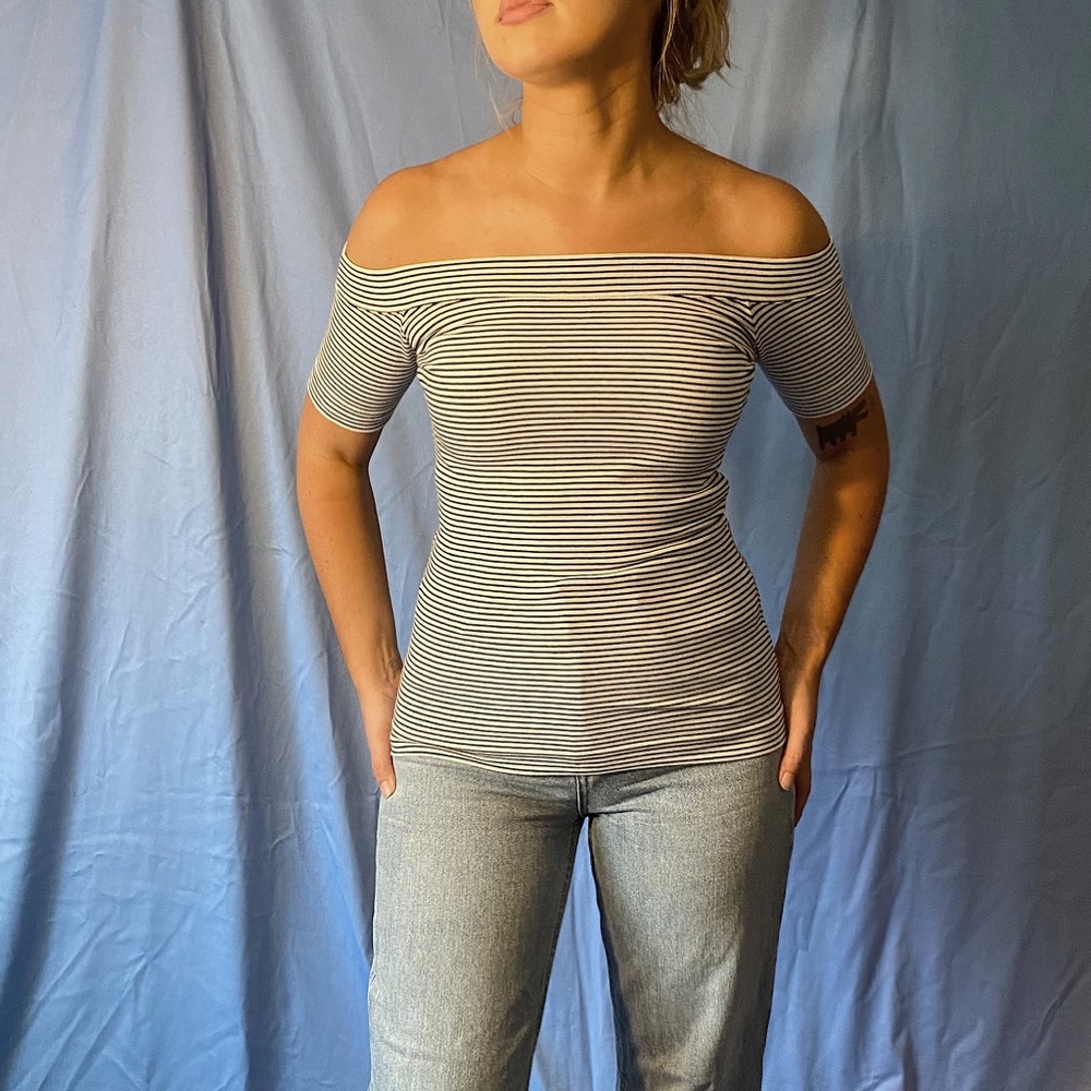 J Crew Off-the-Shoulder Top - Picture 4 of 4